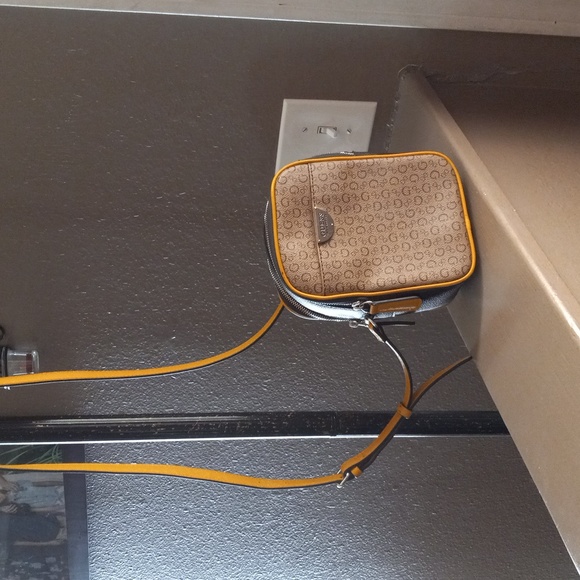 Guess Handbags - GUESS CROSSBODY